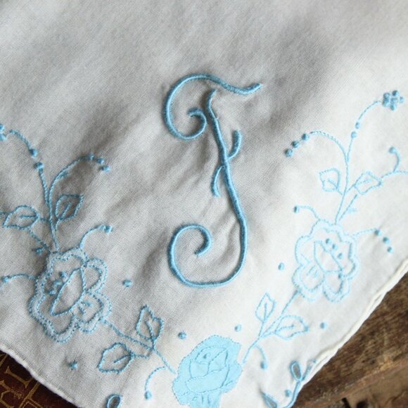 Vintage Handkerchief in White Cotton, Monogrammed with F in Blue, Hankie Pocket - Picture 3 of 10